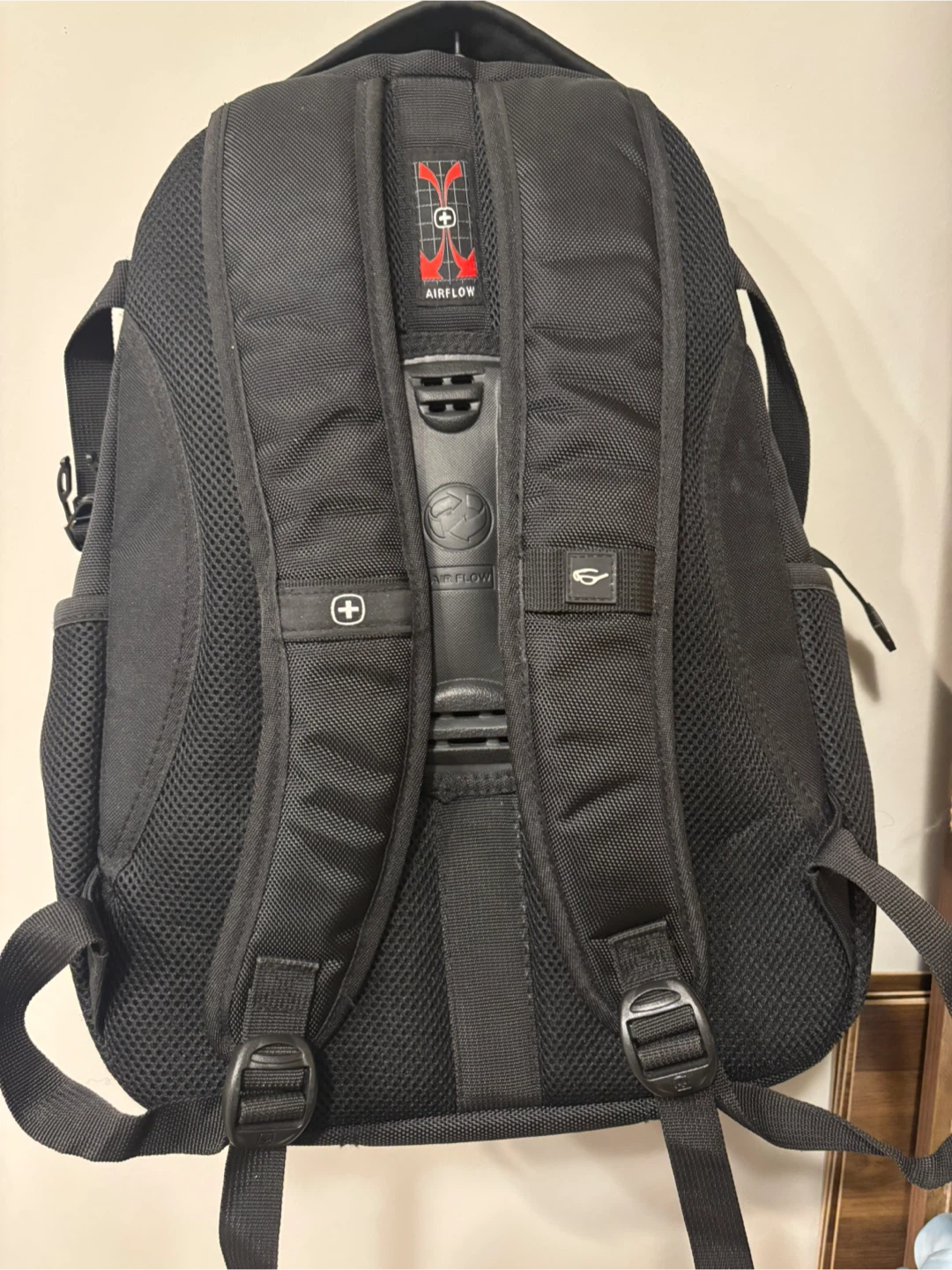SwissGear Airflow Waterproof Black Backpack - photo 3