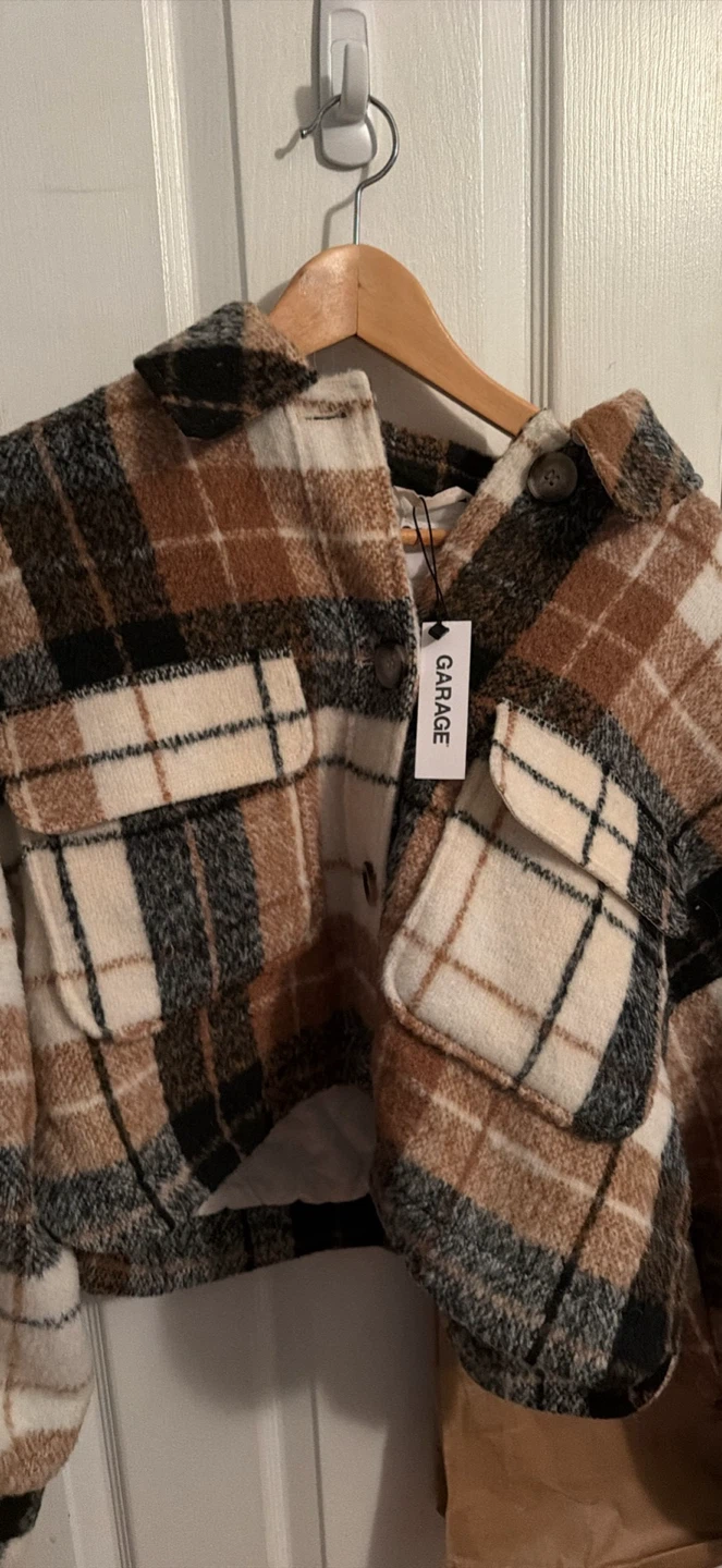 Women garage jacket shacket size small tags on