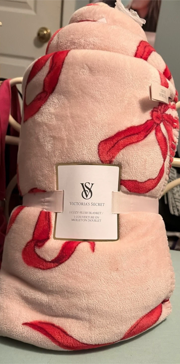 Victoria secret blanket bow tags on