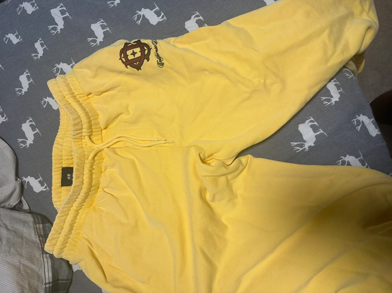 H&M Relaxed Fit Yellow Sweatpants