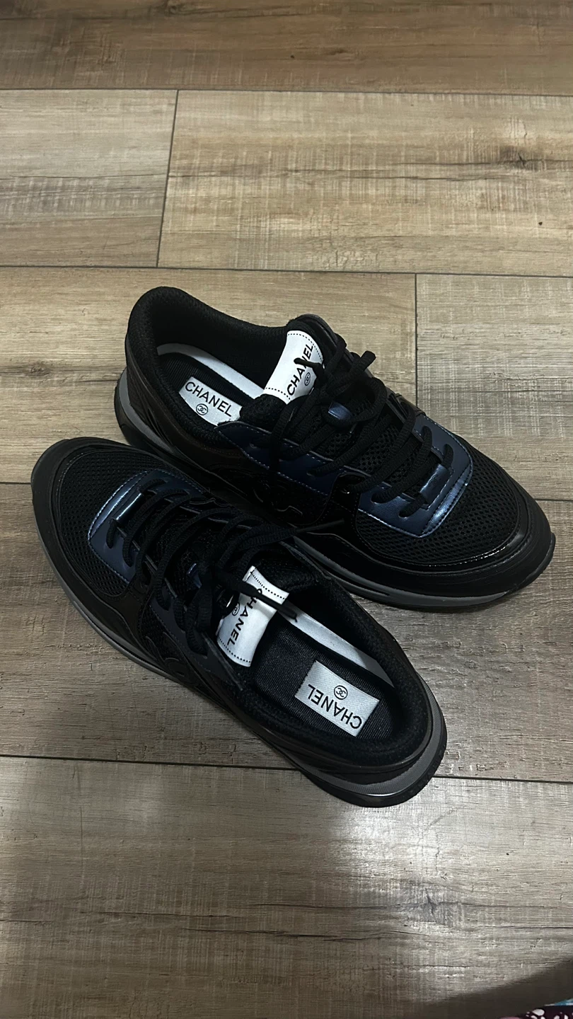 Baskets Chanel noires