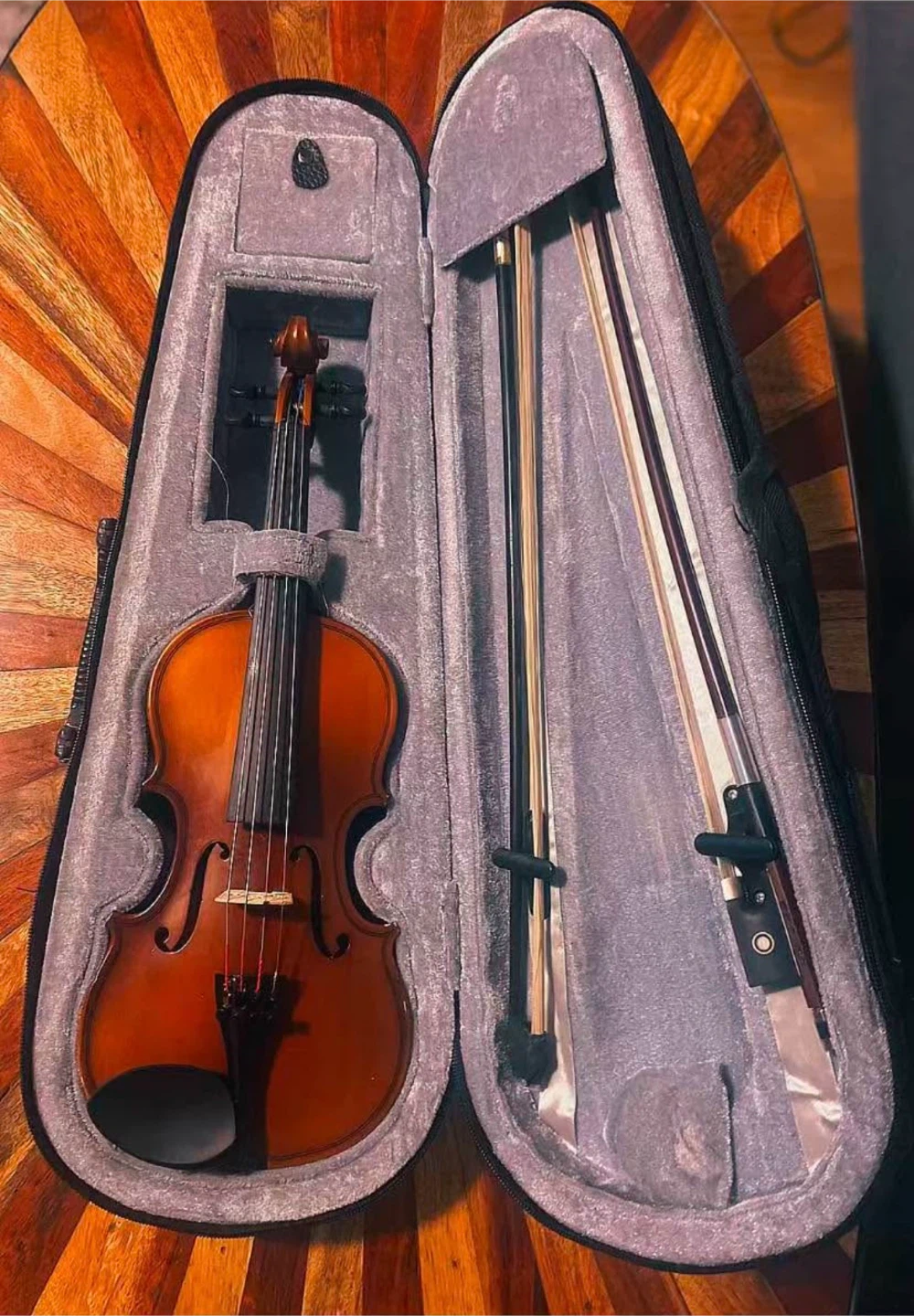 1/8 Small Violin + Case & 2 Bows
