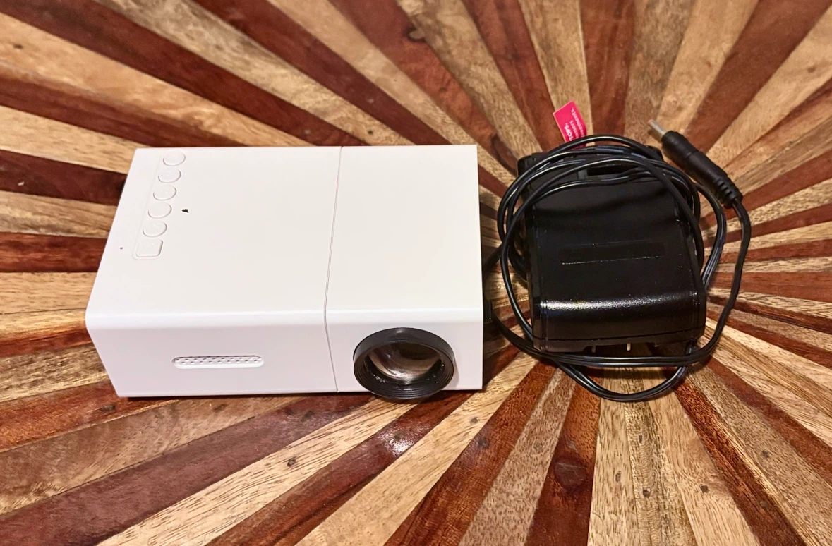 LED Portable Projector - photo 2