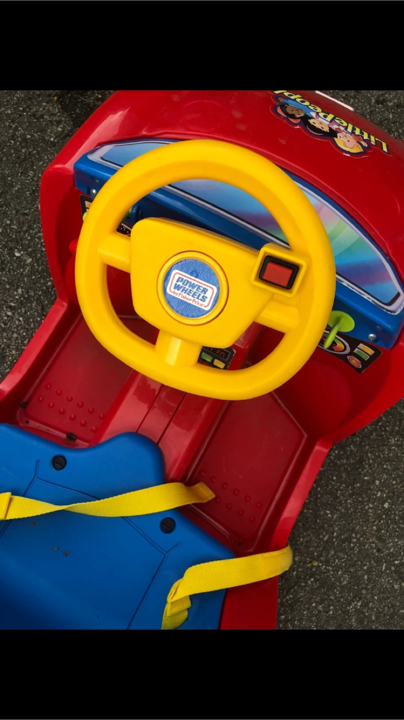 Fisher-Price Little People Ride-On Car - photo 3