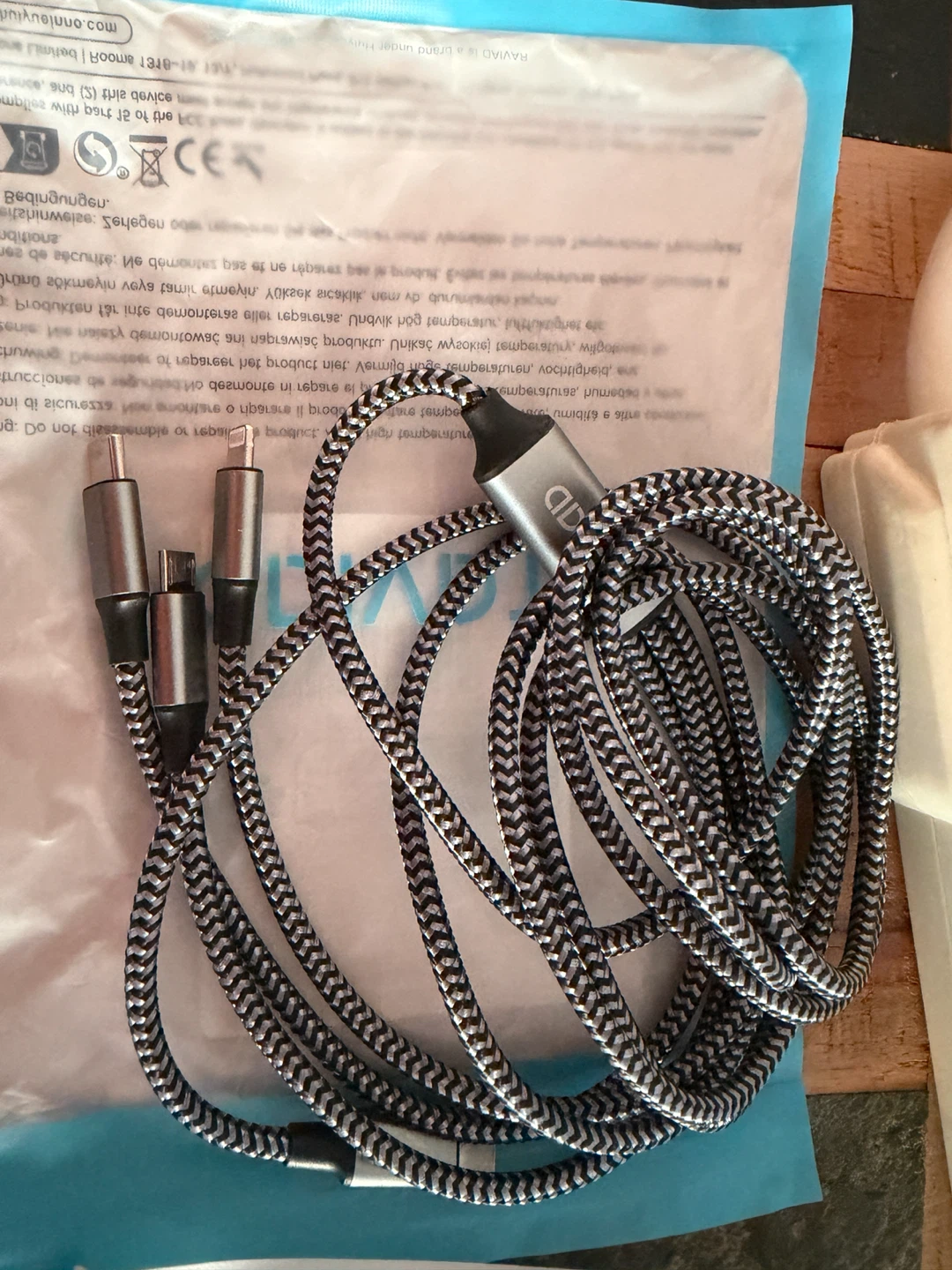 Bundled Charging, hdmi Cable, power strip - photo 2