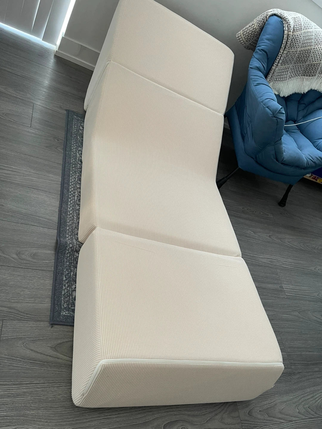 Cream Ribbed Foldable Floor Chair - photo 5