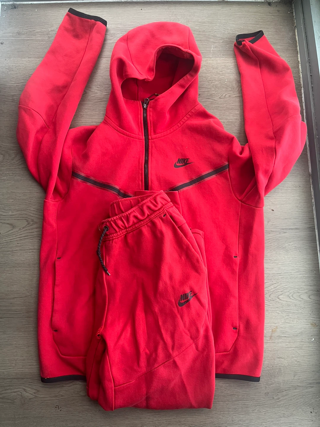 Nike Tech Fleece Tracksuit Red