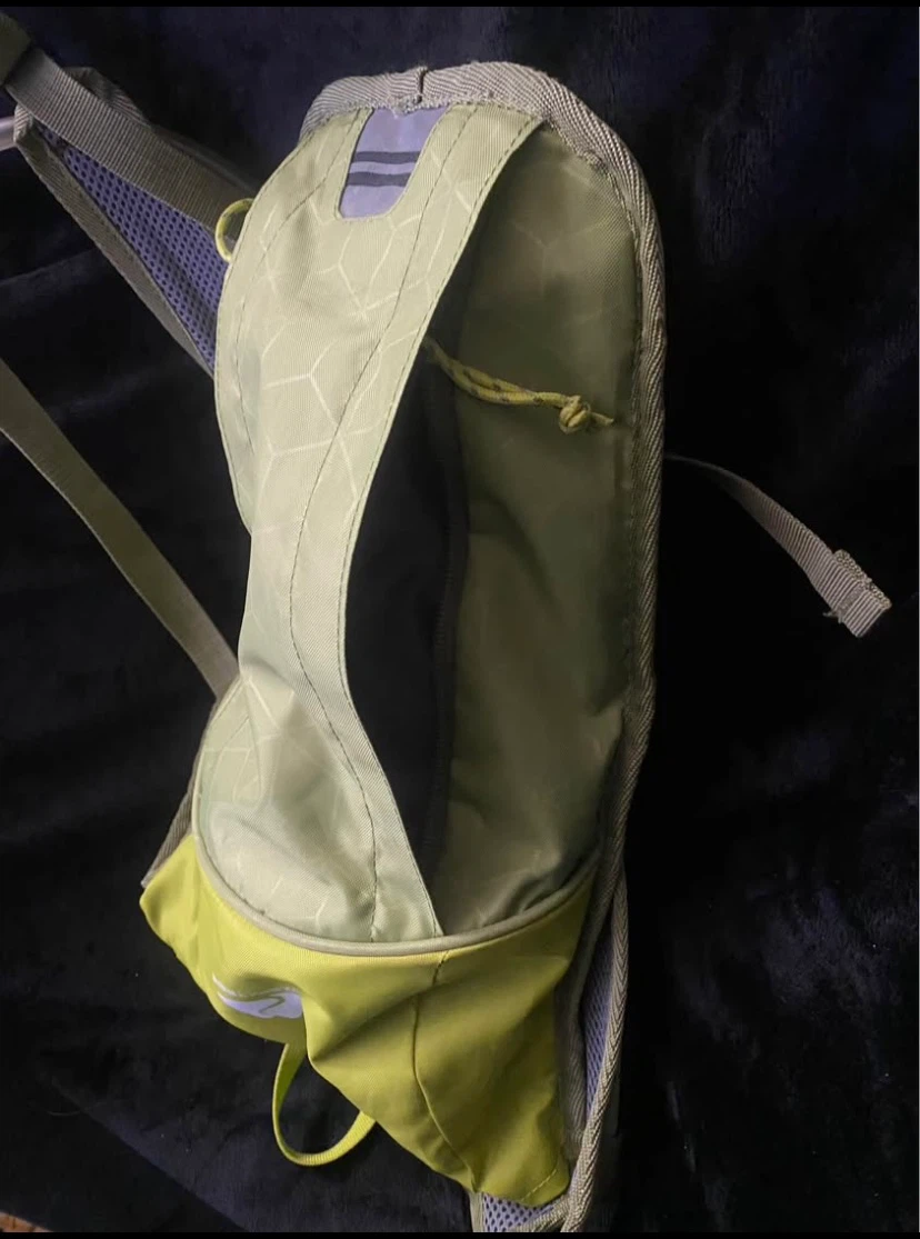 Ozark Trail 2L Hydration Backpack - Great Condition - photo 5