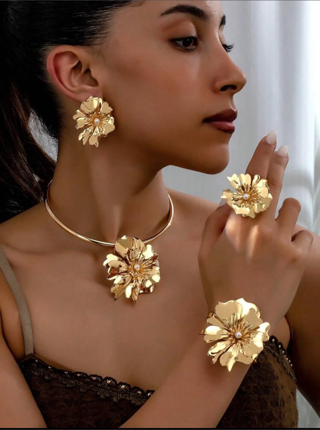 Gold-Tone Flower Jewellery Set