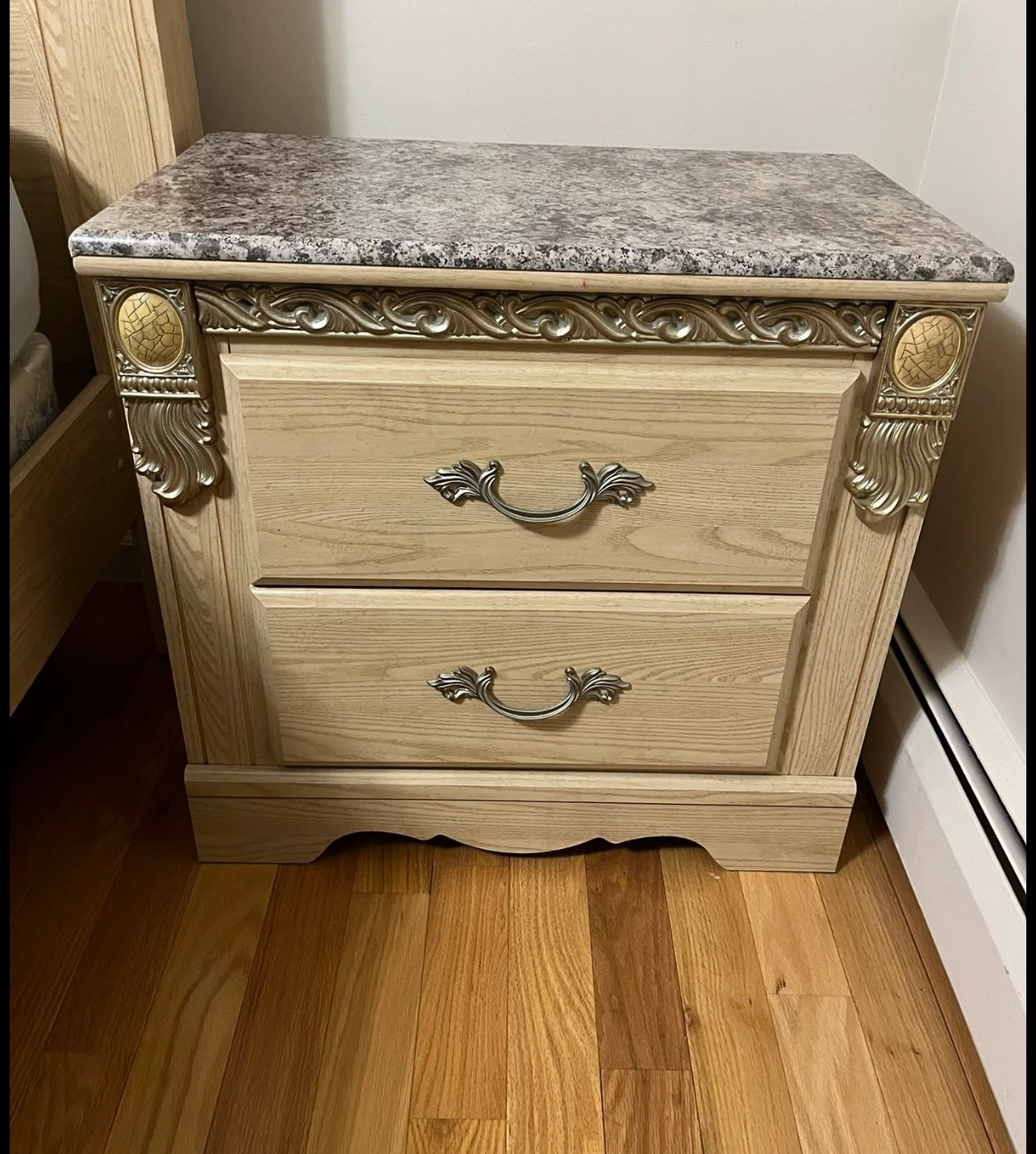 Two-Nightstand’s and headboard