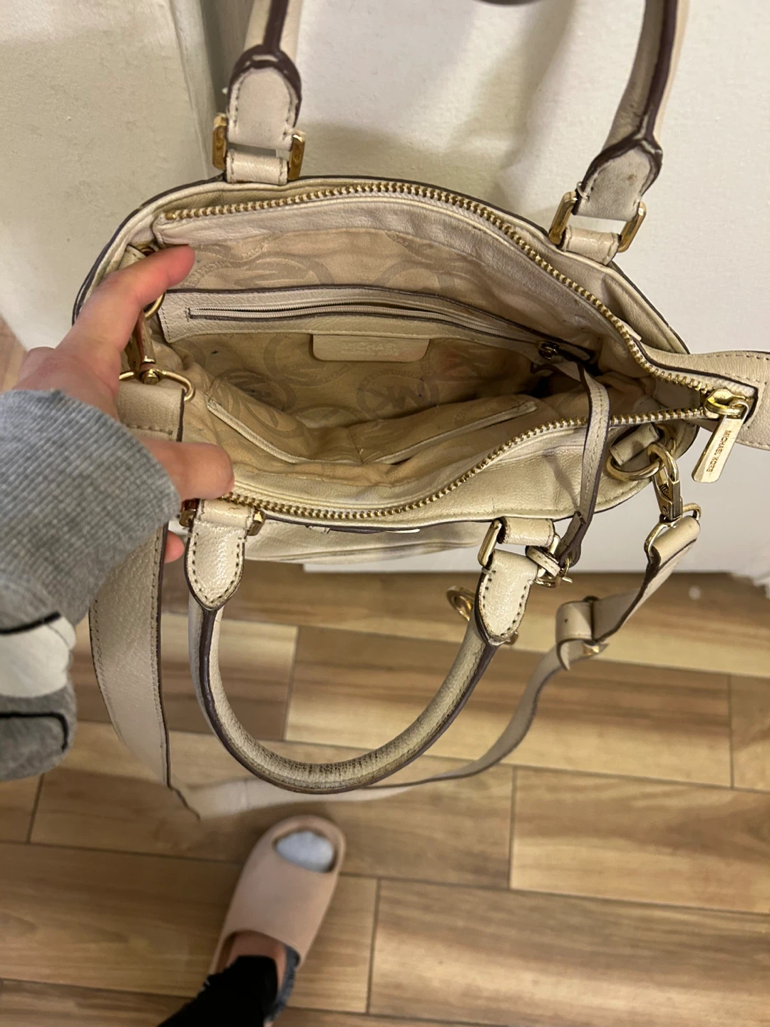 Michael Kors Cream Leather Handbag - photo 2