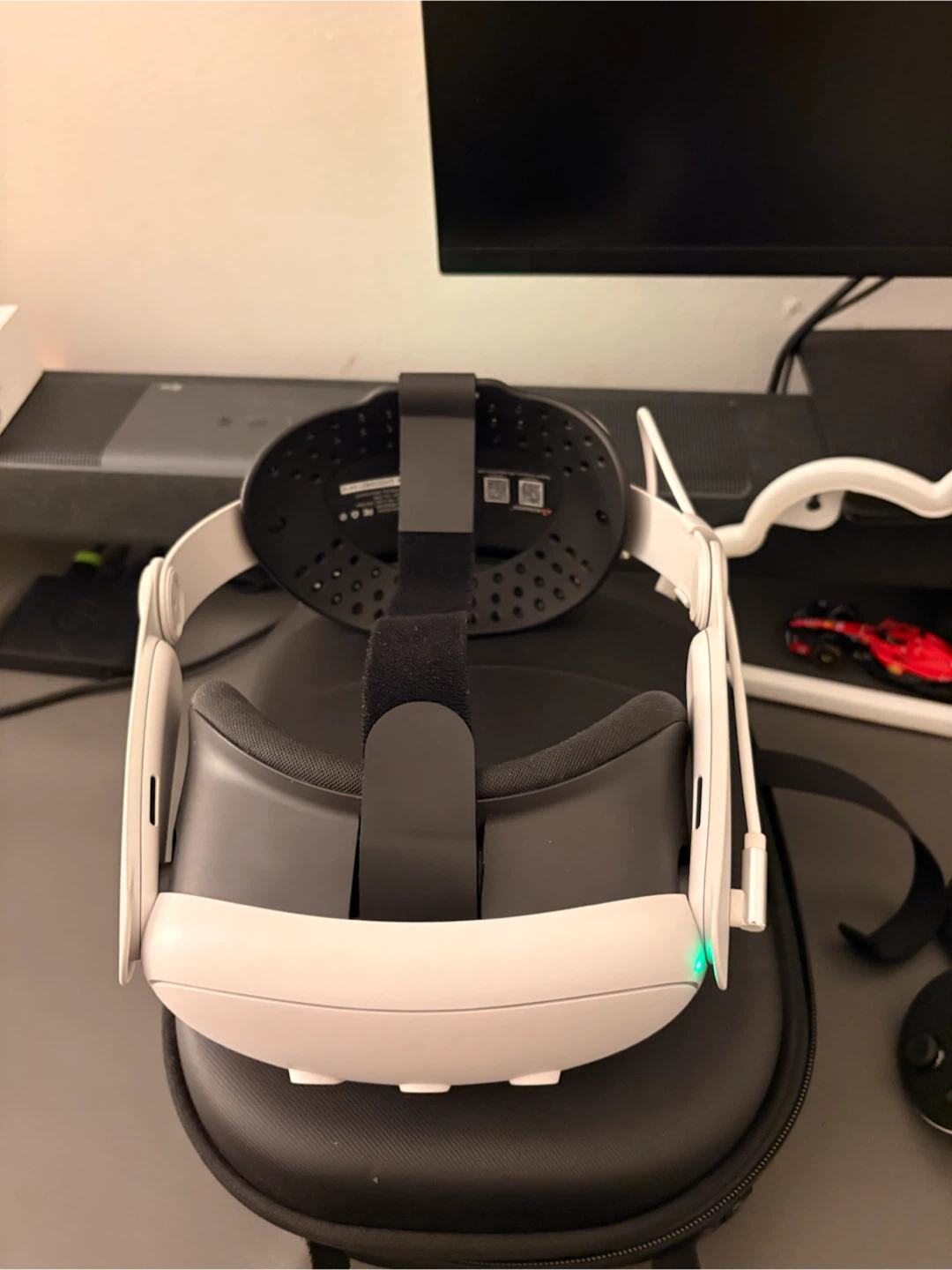 Meta Quest 3 VR Headset with Carrying Case - photo 3
