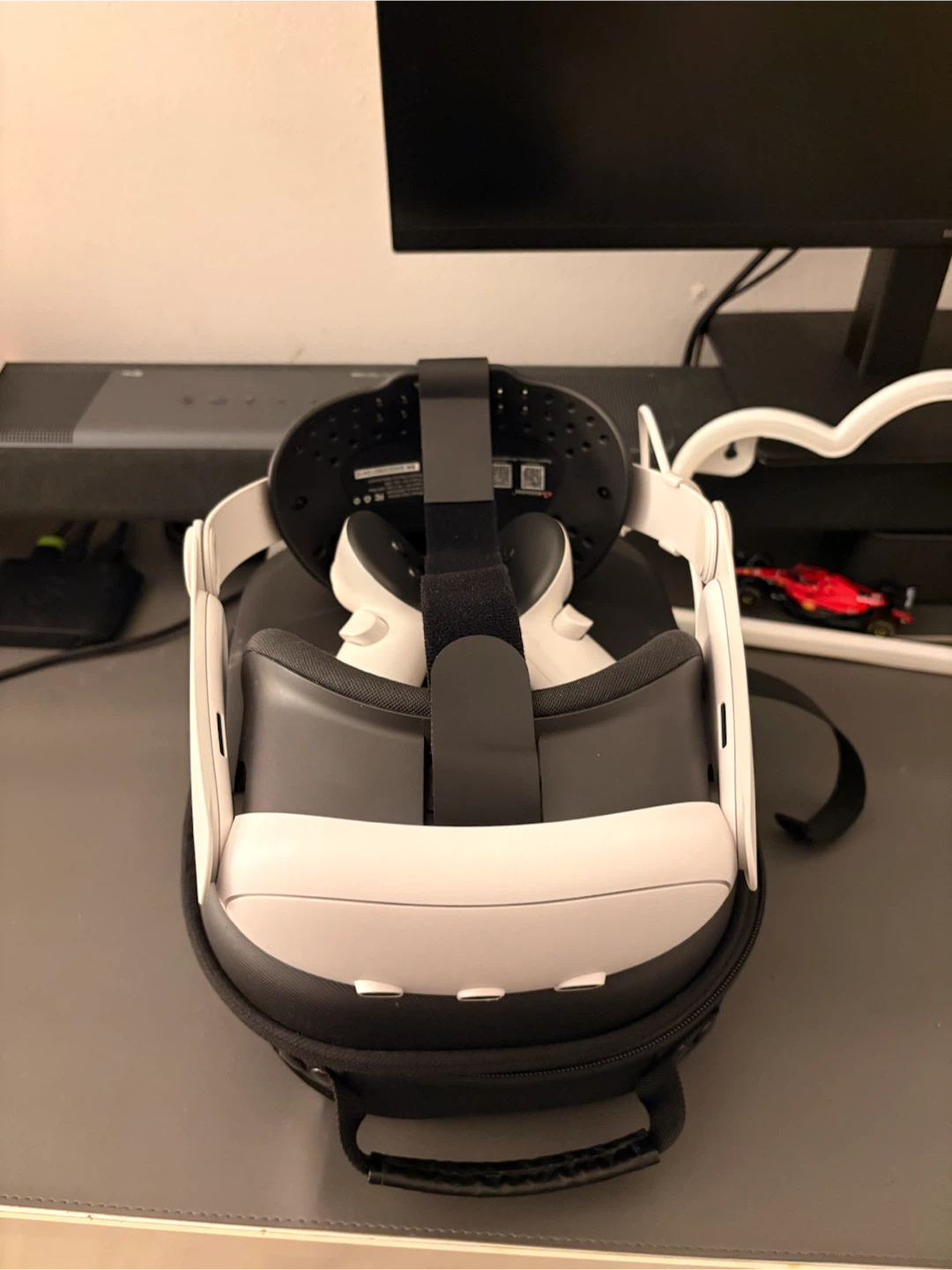 Meta Quest 3 VR Headset with Carrying Case - photo 4