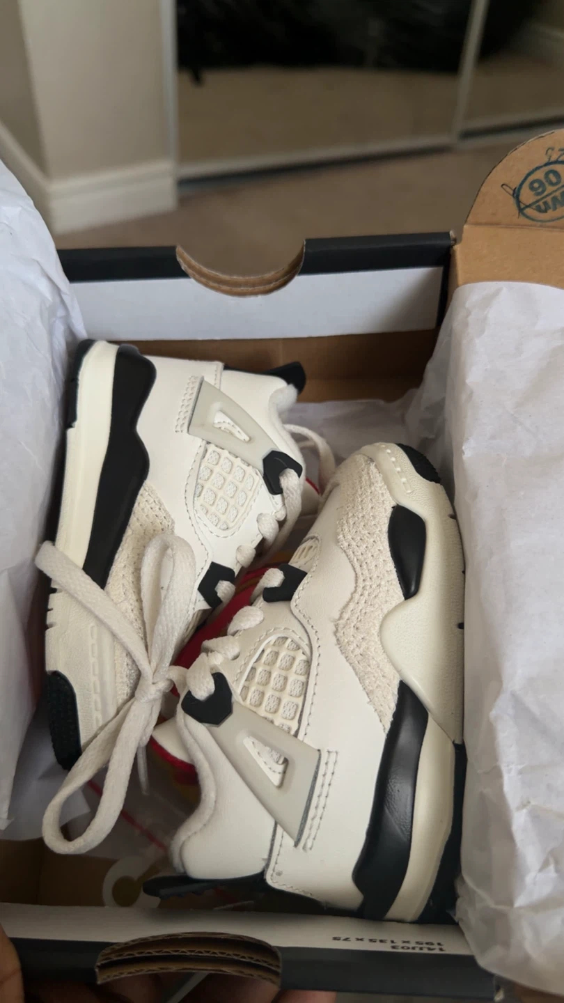 Jordan 4 Retro OG FC (TD) - Sail/Black/Red - 4c - photo 3