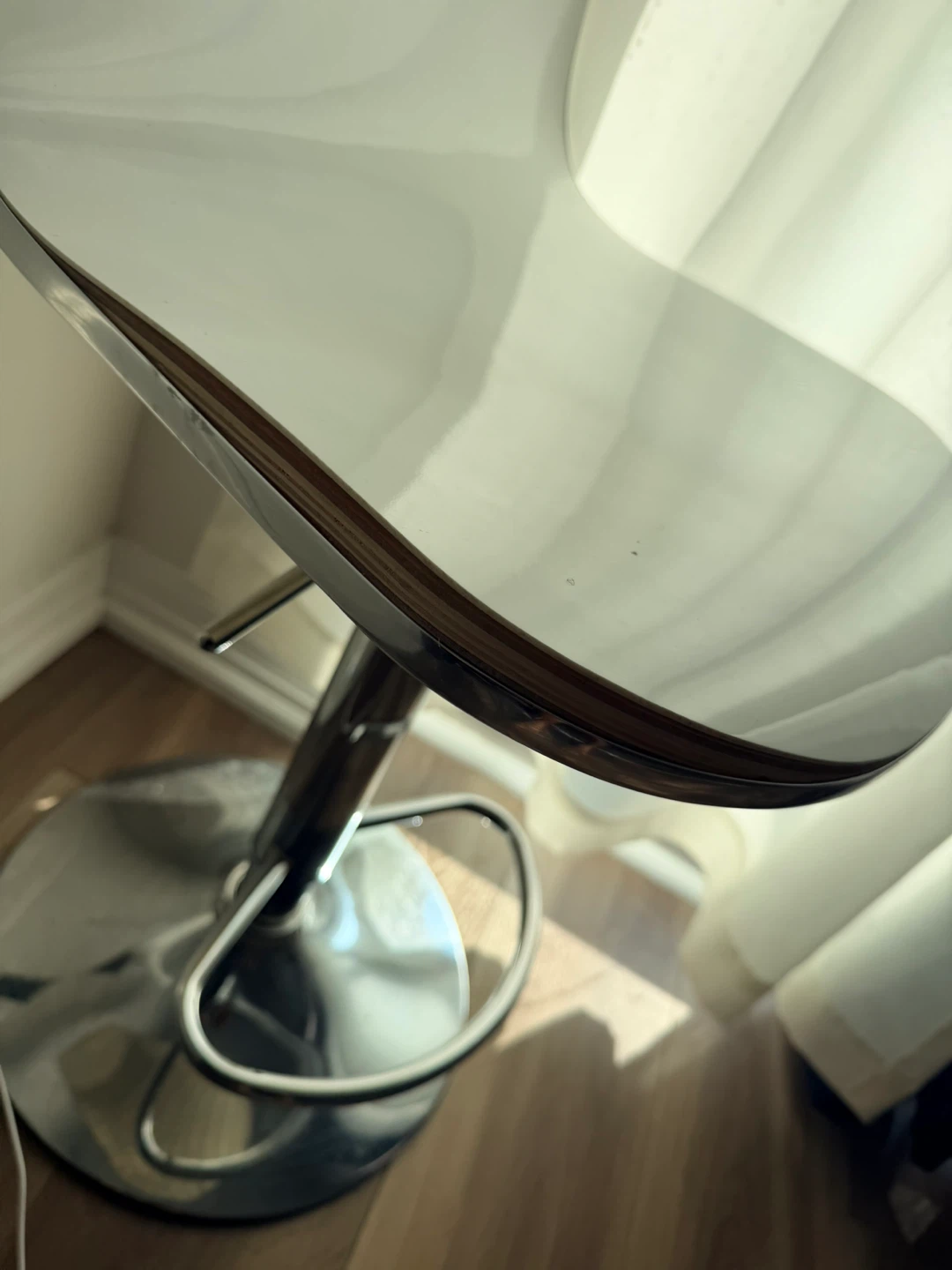 Modern white swivel bar stool - photo 3
