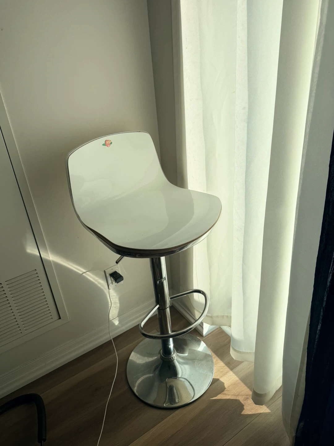 Modern white swivel bar stool - photo 4