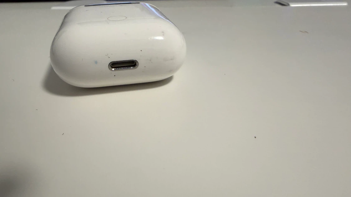 AirPods 2 with Lightning Charging Case (A2031) - photo 3