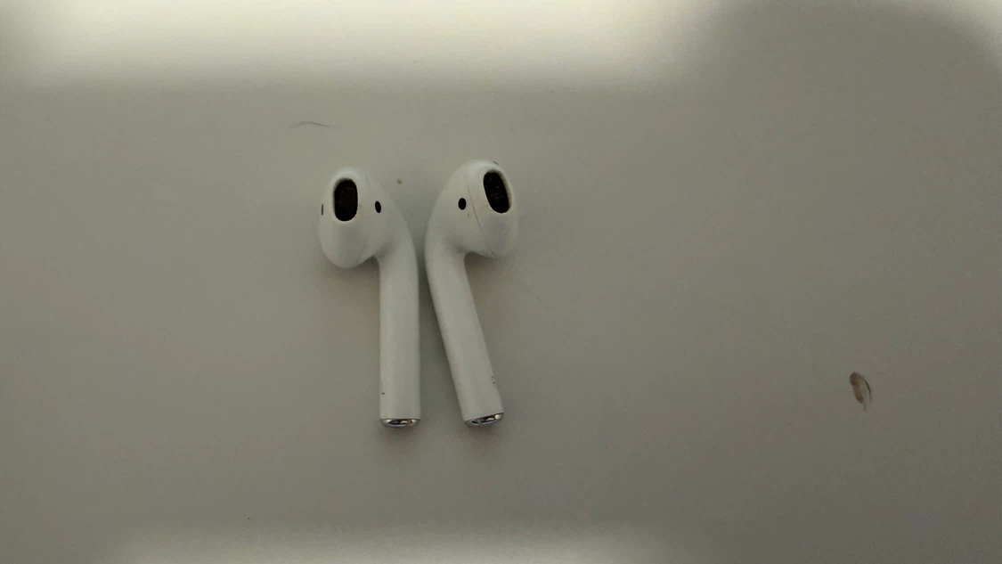 AirPods 2 with Lightning Charging Case (A2031) - photo 4