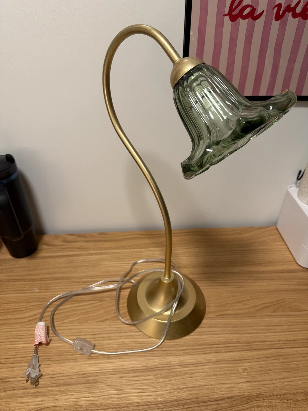 Gold and green glass floral table lamp