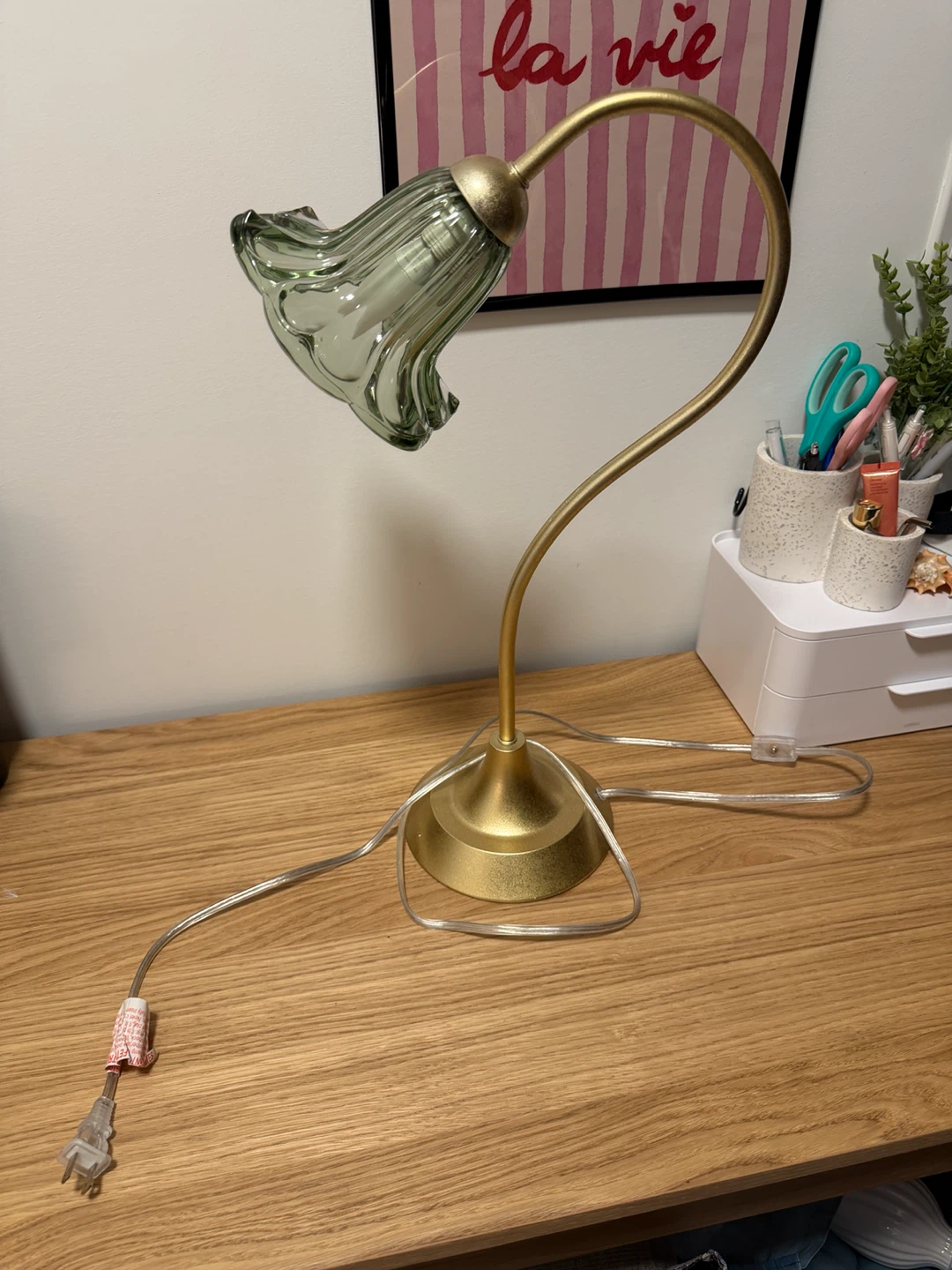 Gold and green glass floral table lamp - photo 2