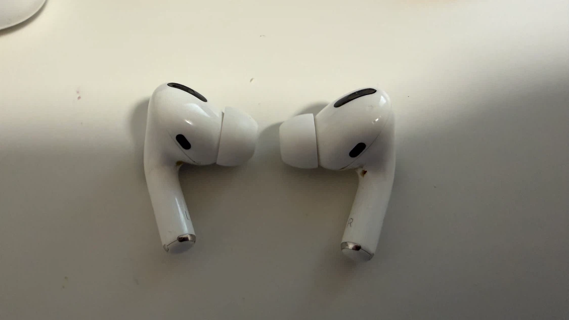 AirPods Pro with MagSafe Charging Case (1st Generation) - photo 4
