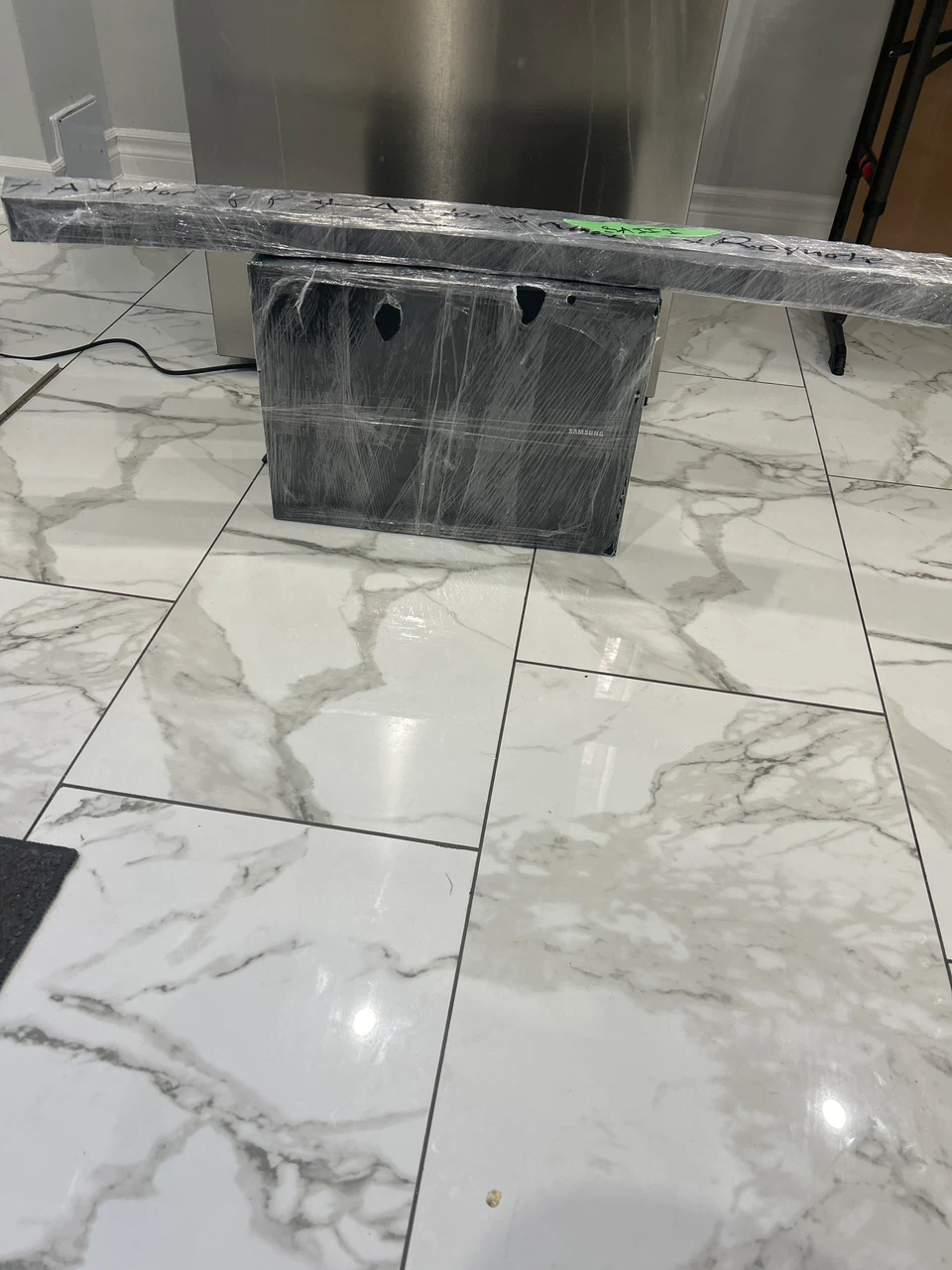 Samsung sound bar with remote