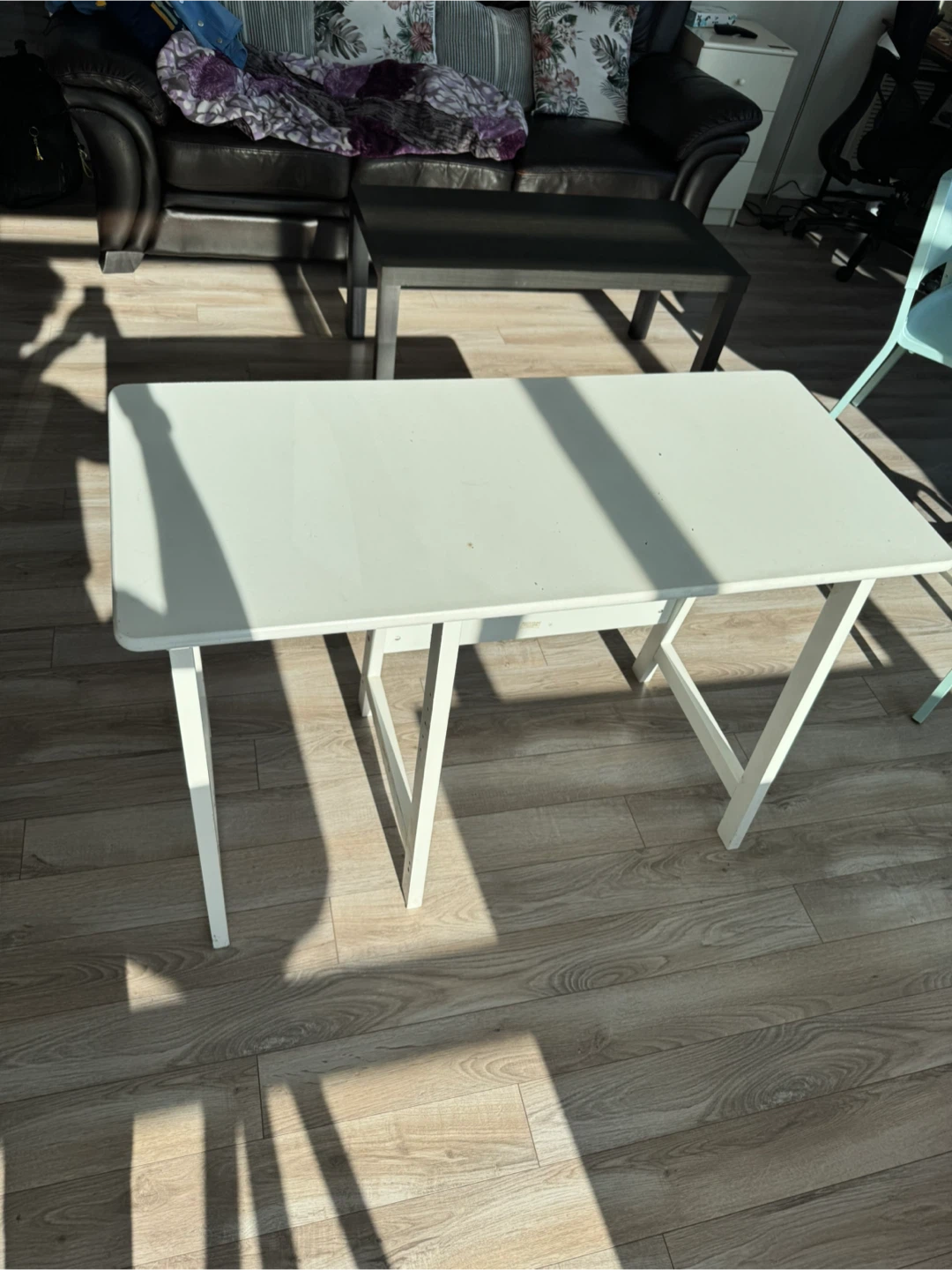 White Desk/Table - photo 2