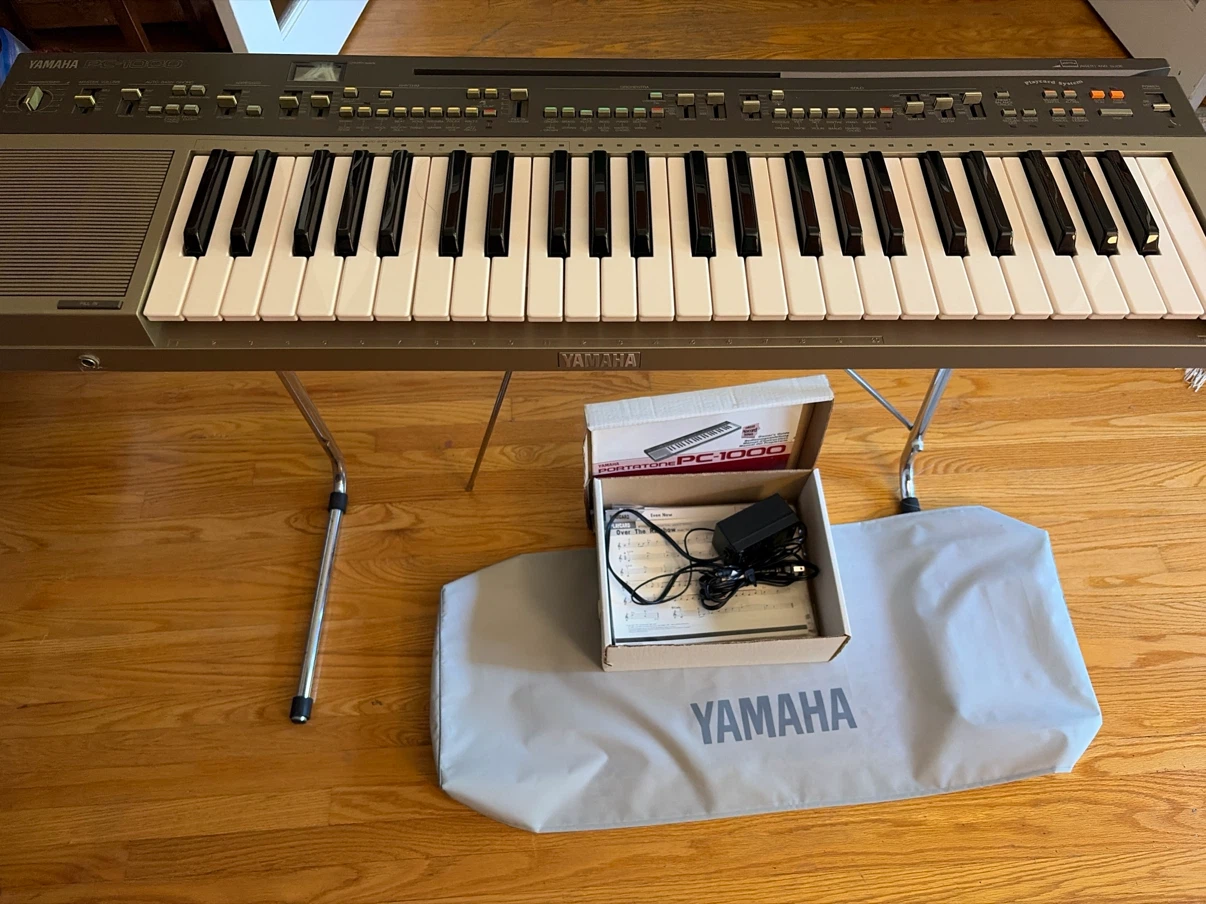 Yamaha Portatone PC-1000 Keyboard