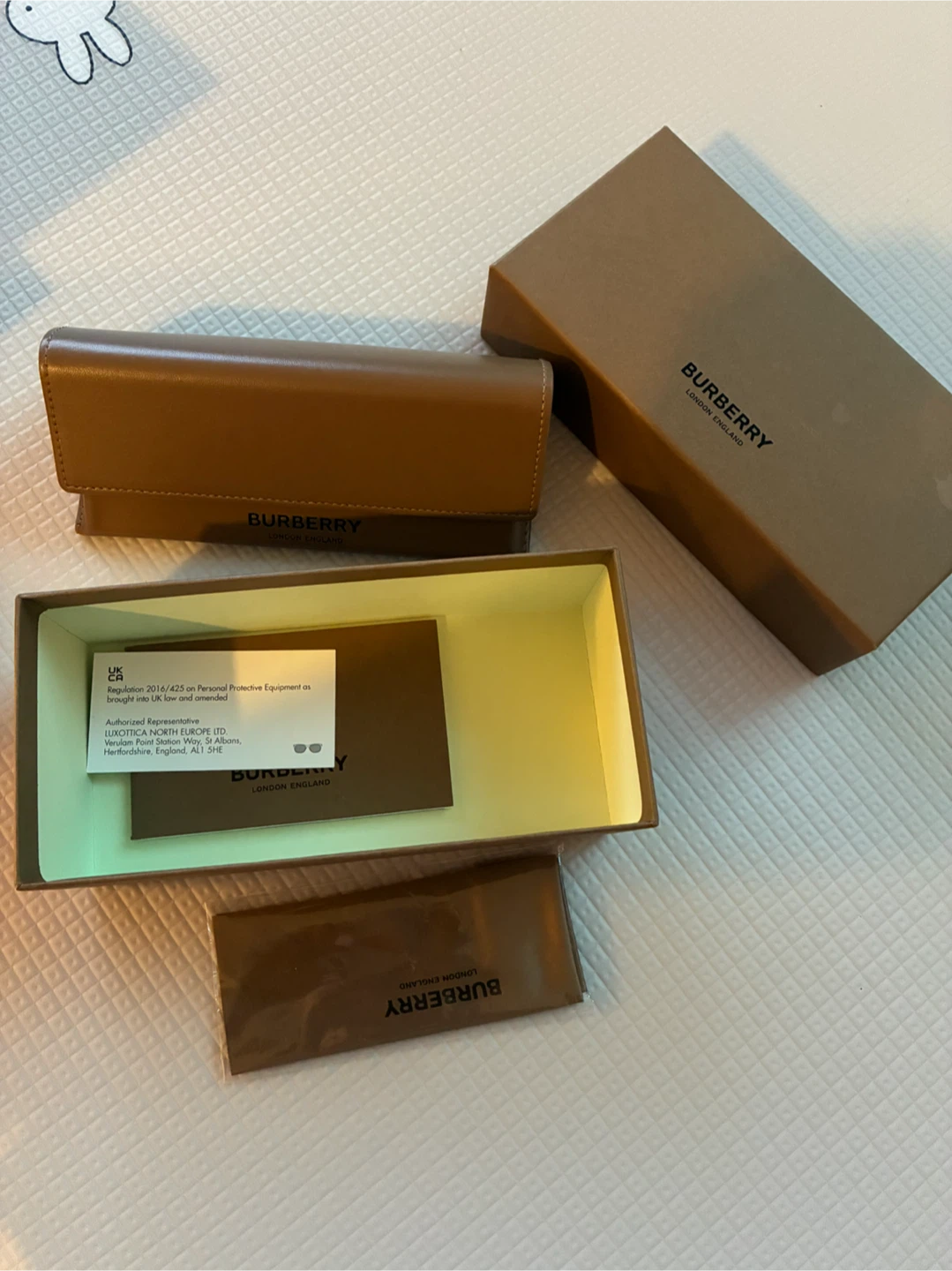 Burberry Sunglasses B 4302
