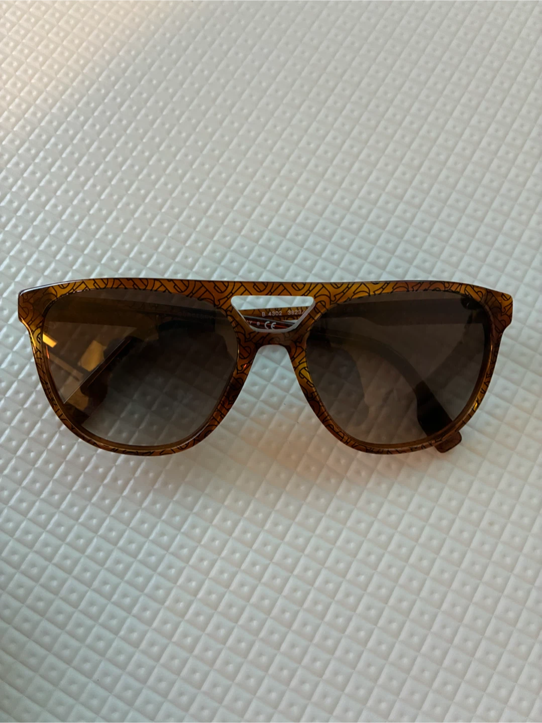 Burberry Sunglasses B 4302 - photo 4