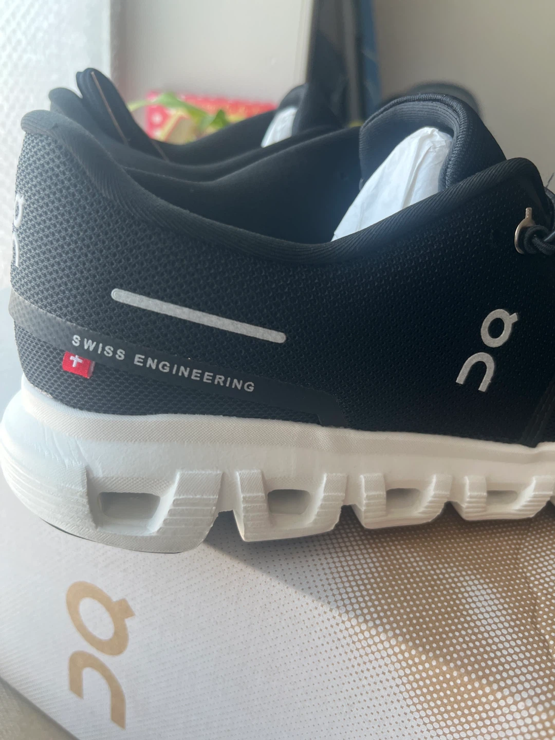 On Running Cloud 6 Shoes Black White - photo 4