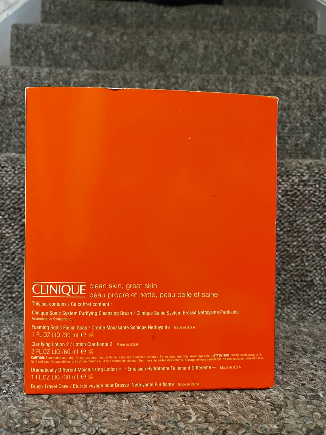 Clinique Sonic Cleansing Brush Set – Brand New Unopened - photo 2