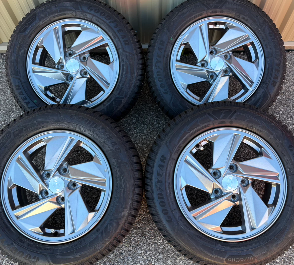 4 x 195/65/15 GOODYEAR TIRES AND OEM HYUNDAI RIMS $1250