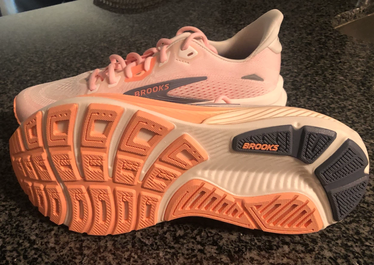 Brooks Ghost running shoes, 8.5. New, newer worn outside. - photo 3