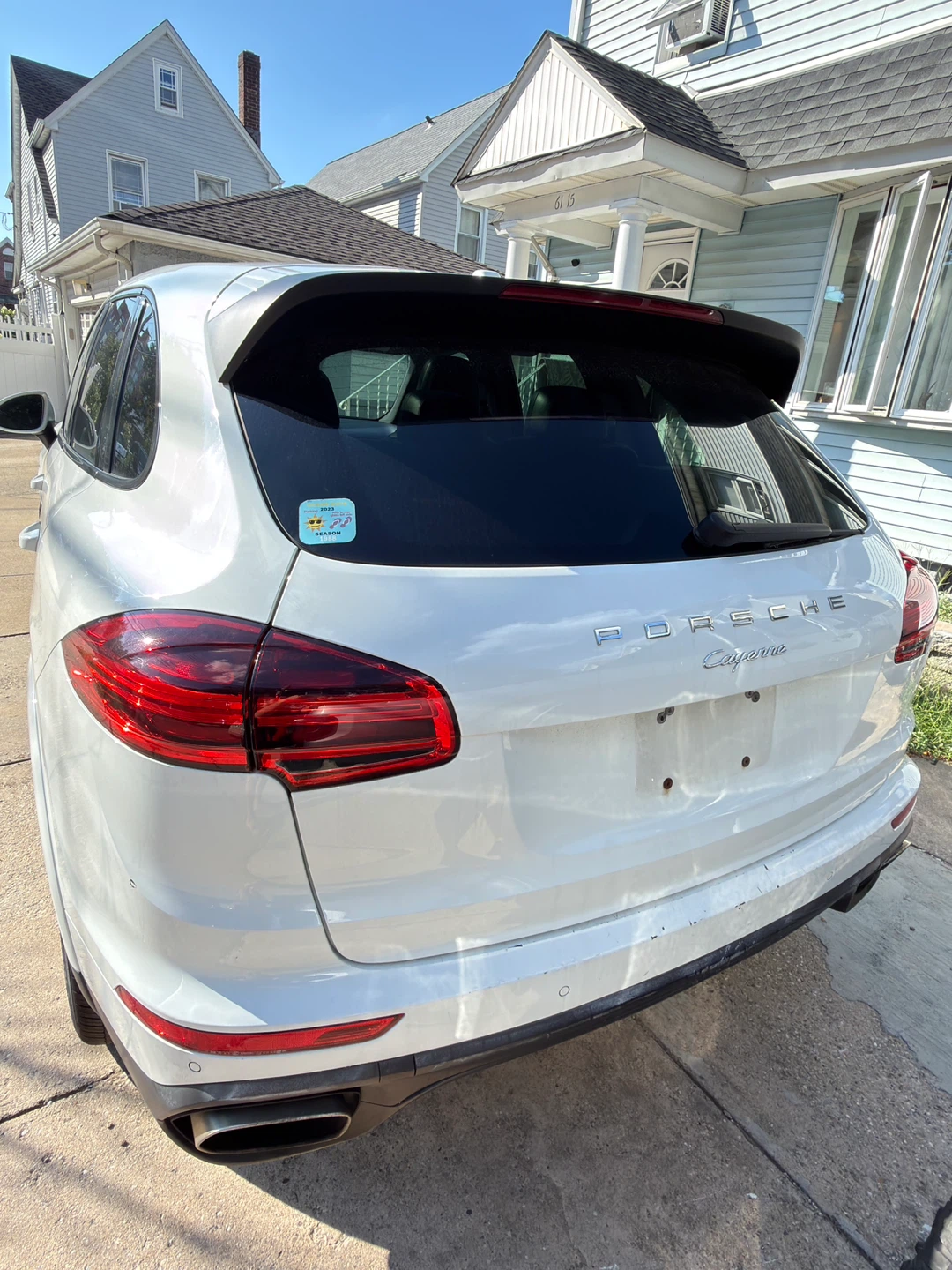 White Porsche Cayenne - photo 2