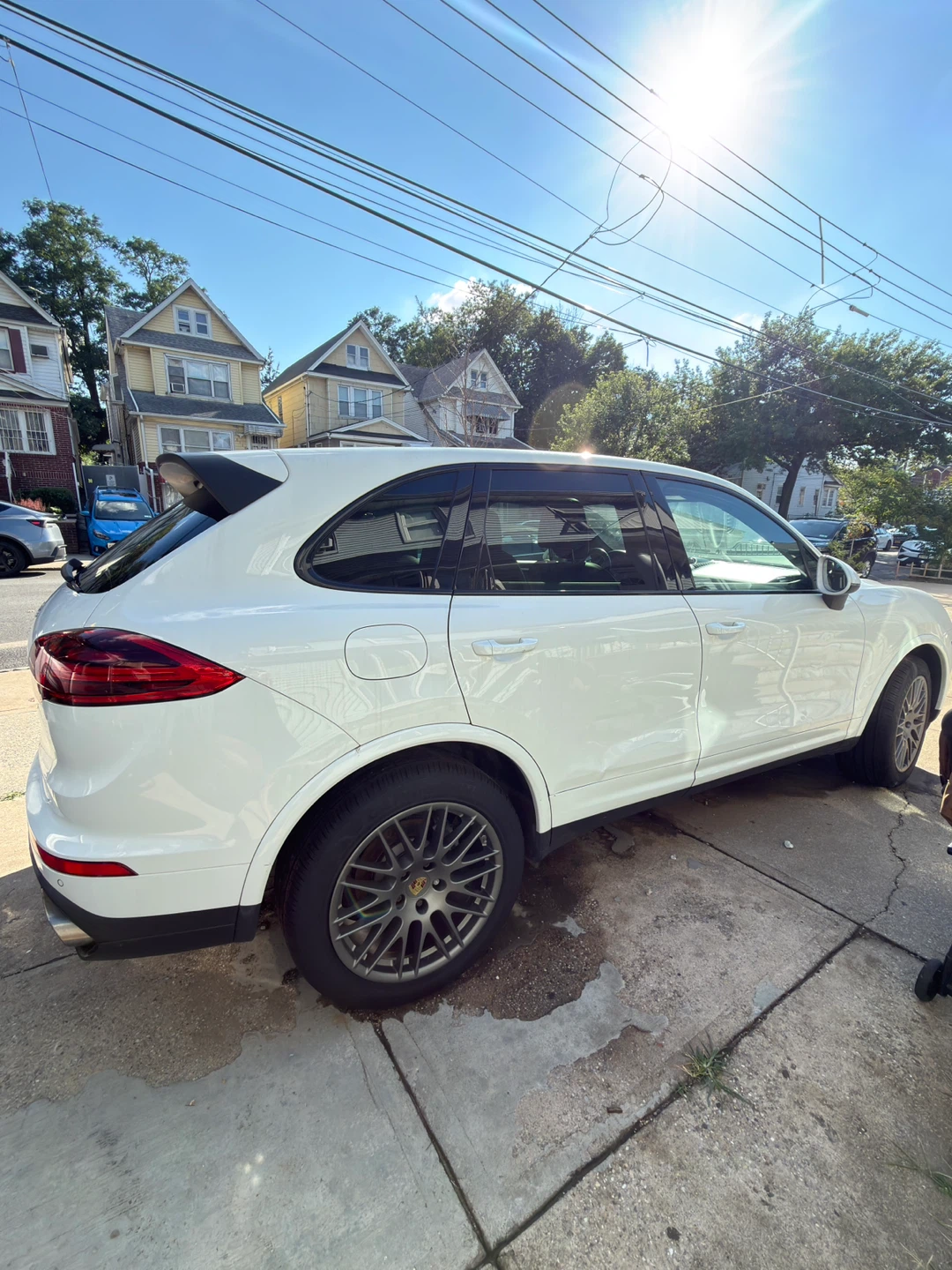 White Porsche Cayenne - photo 3