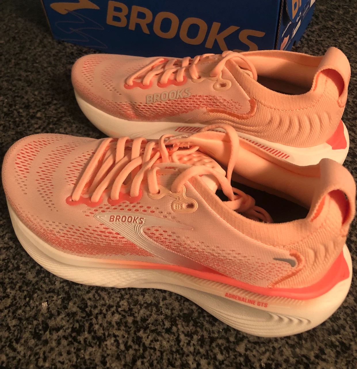Brooks Adrenaline GTS 25, women’s, Running Shoes Size 6.5