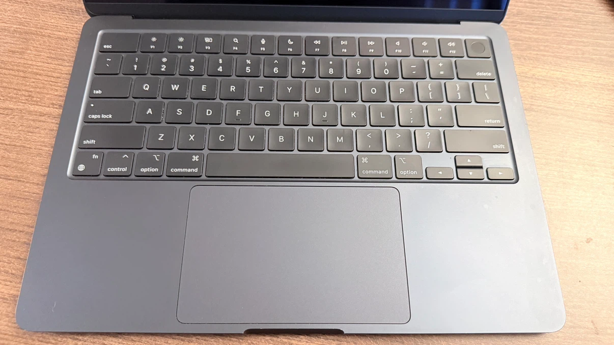 Apple MacBook M2 Chip Air 13-inch Midnight - photo 2
