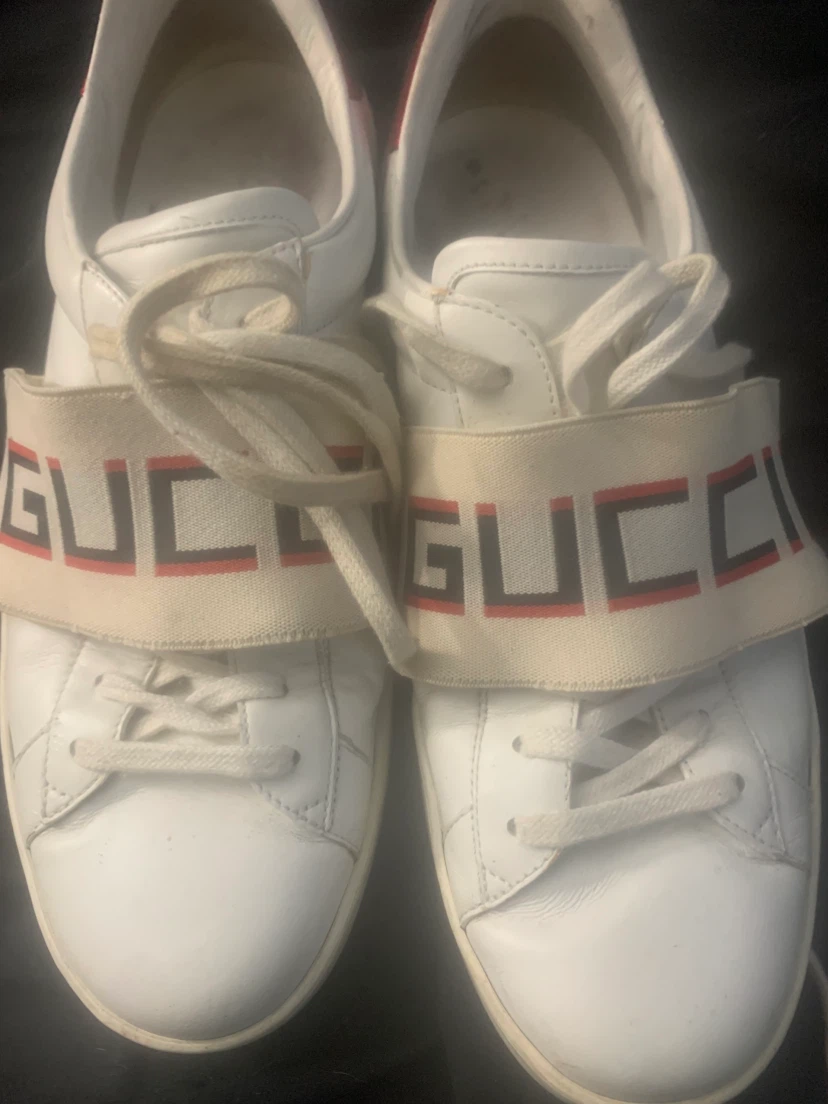 Gucci White Leather Sneakers size 9