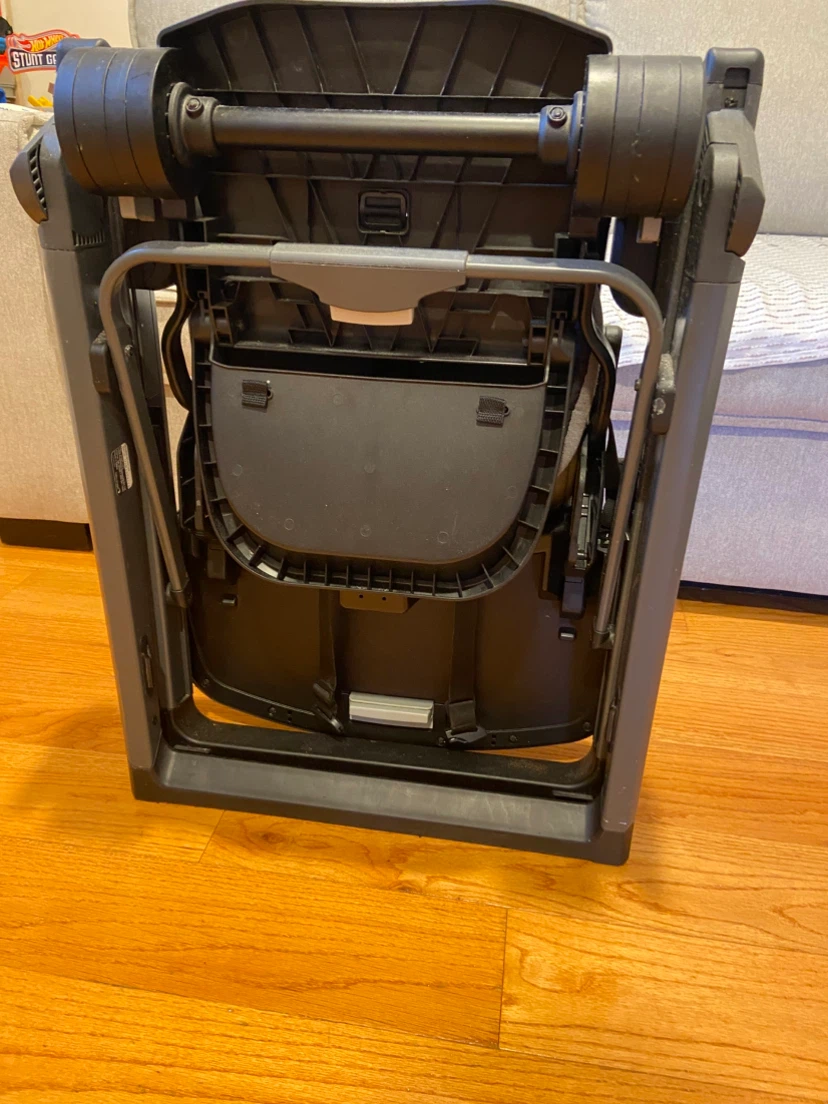 Baby Jogger City Bistro High Chair - photo 4