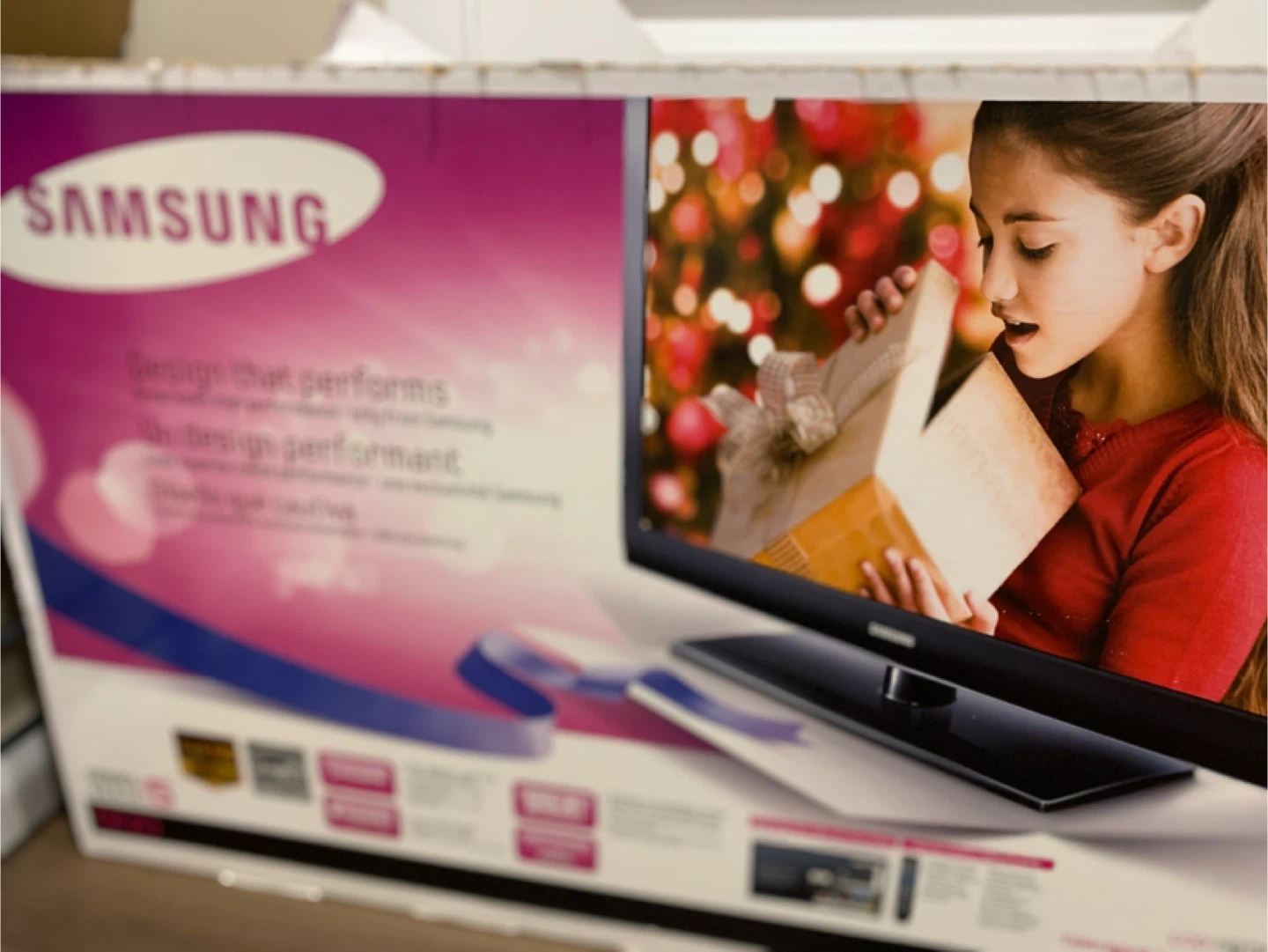 Samsung 40-inch LCD HDTV - photo 2