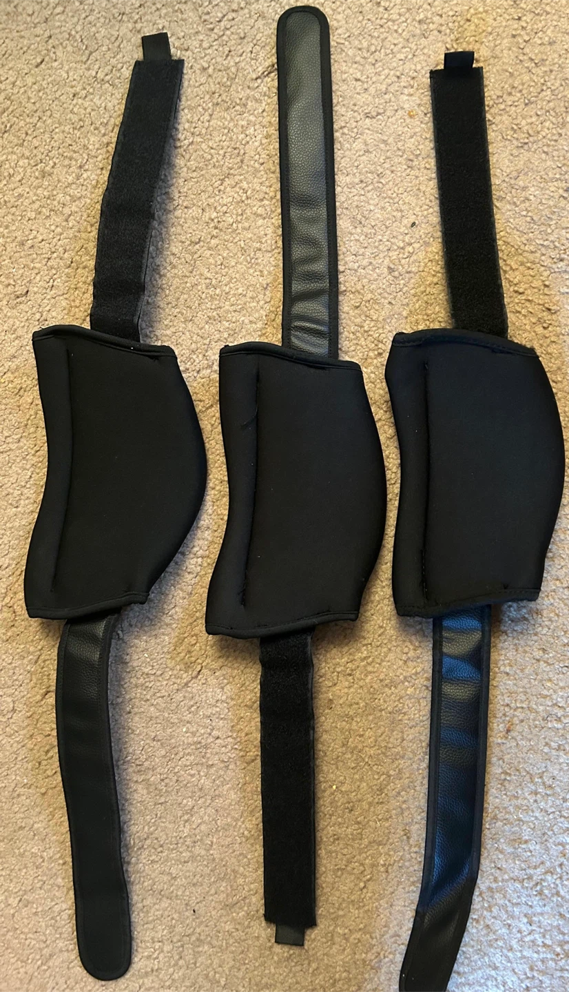 Set of 3 Black Adjustable hard knee  cups - photo 2
