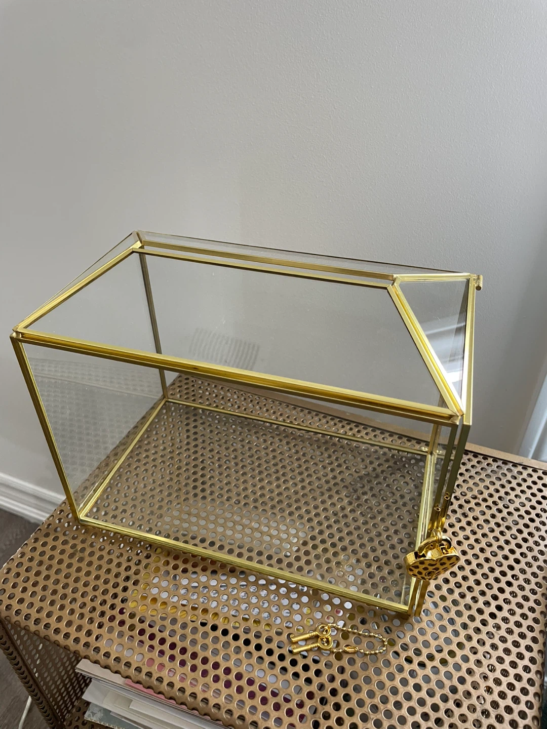Glass and Gold Metal Card Box with Heart Lock - photo 2