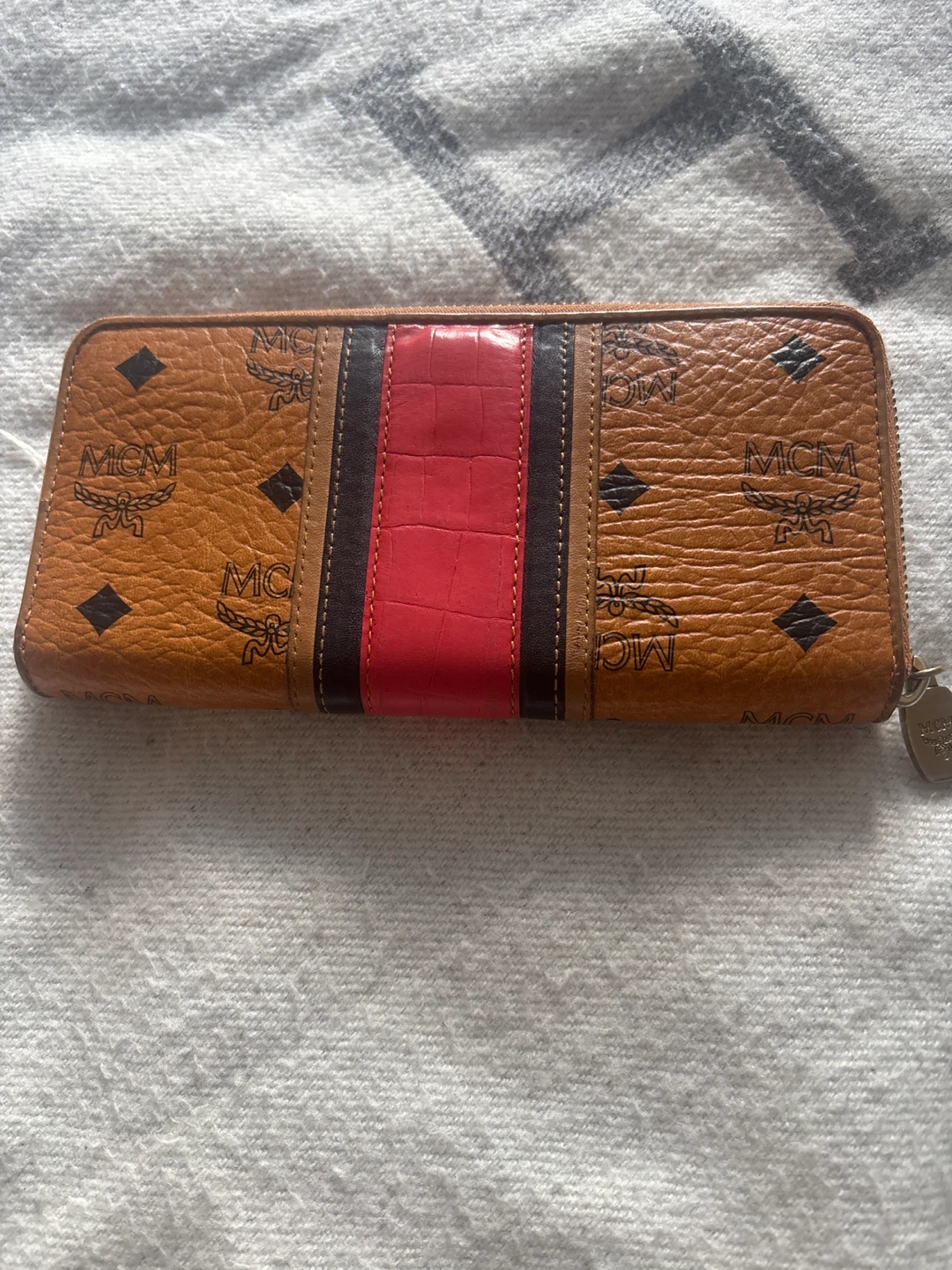 MCM Continental Zip-Around Wallet - photo 2