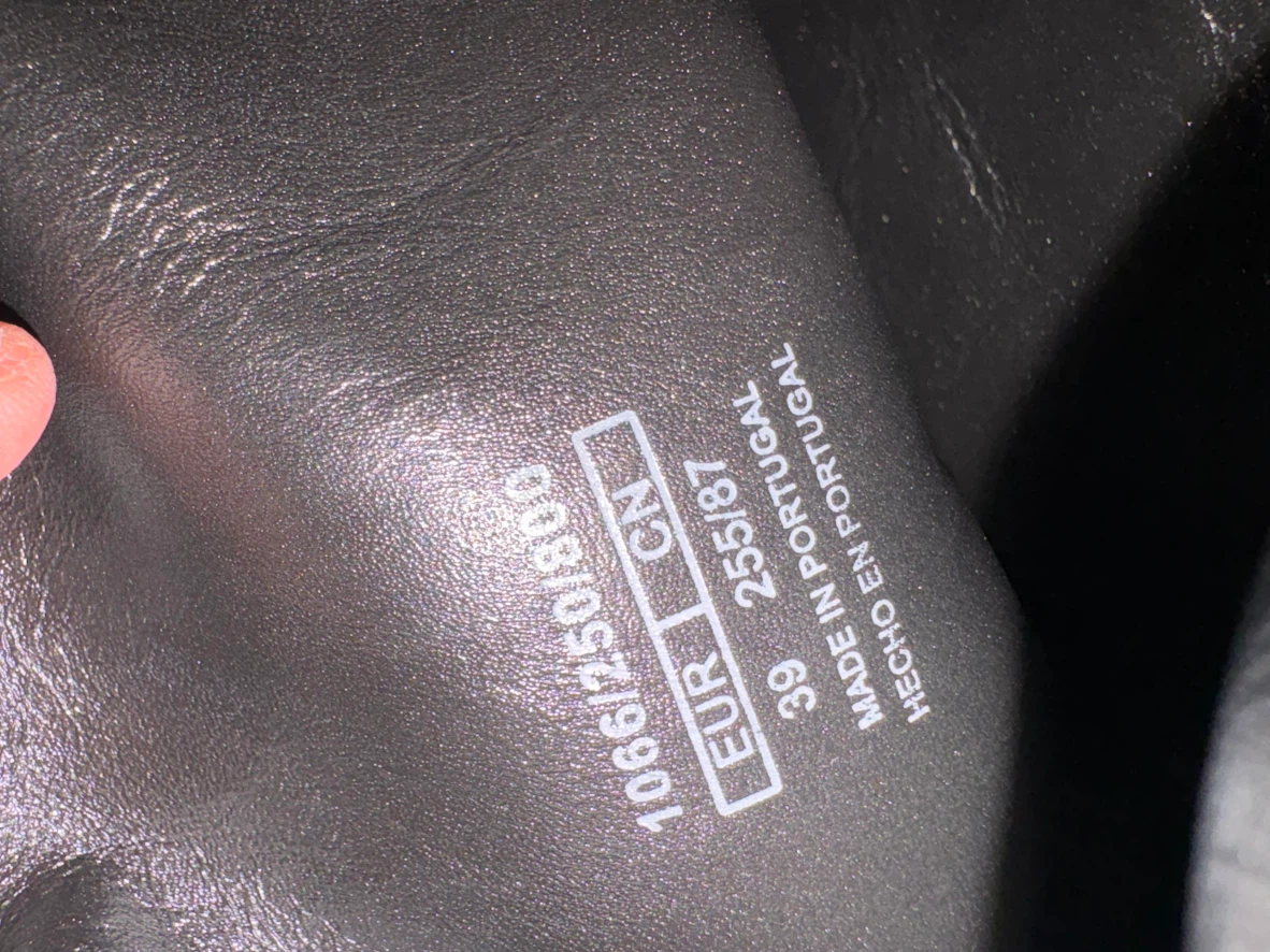 $4 Massimo Dutti Black Leather Knee High Boots - photo 4