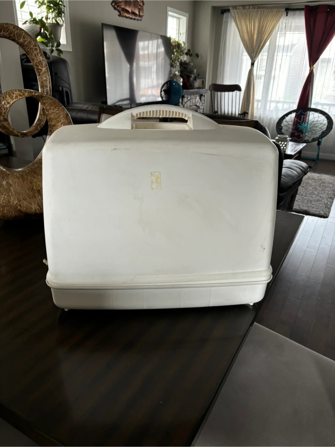 Sewing machine with hard case - photo 2