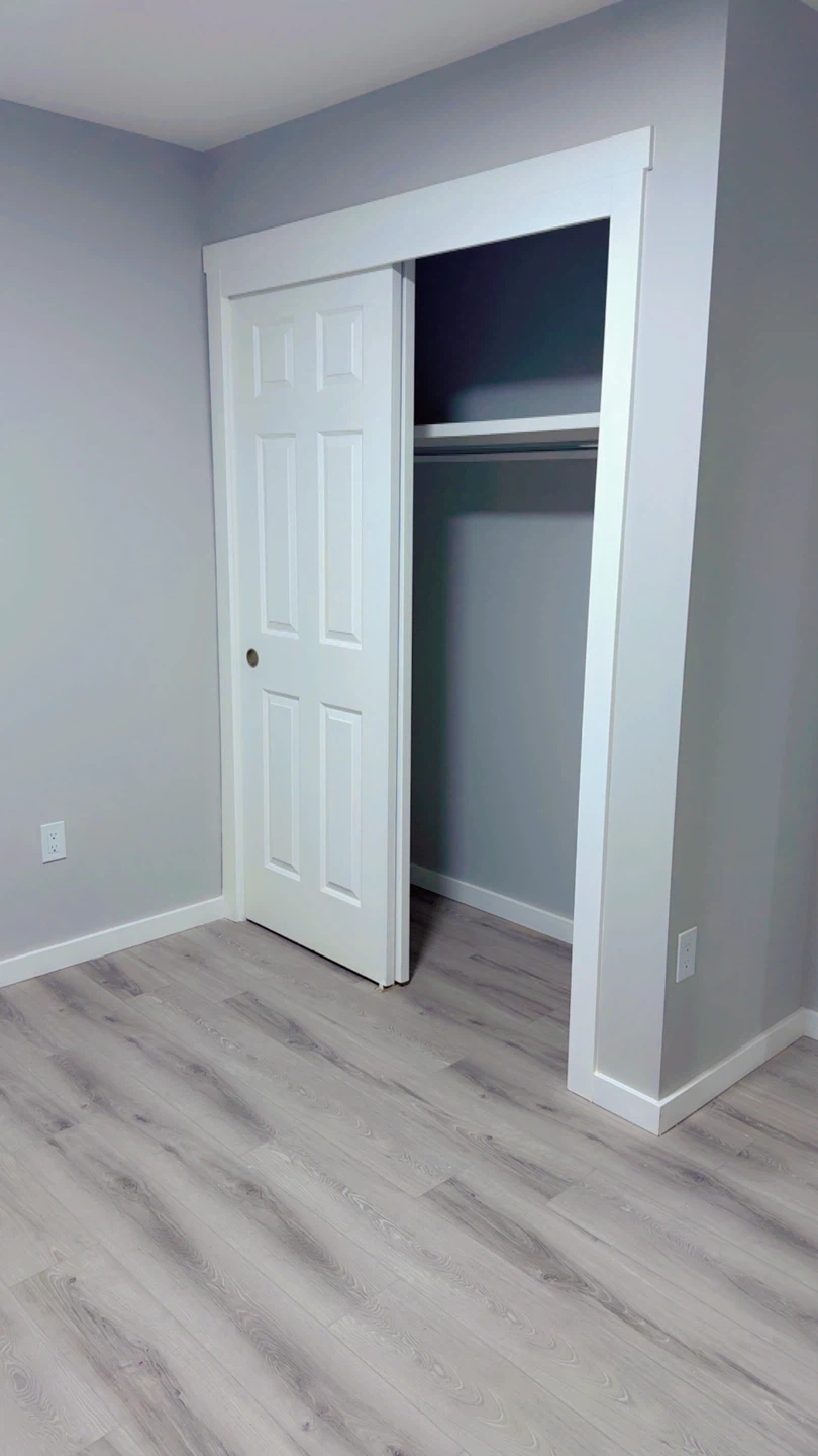 2 bedrooms 2 bathroom basement suite for rent - photo 3