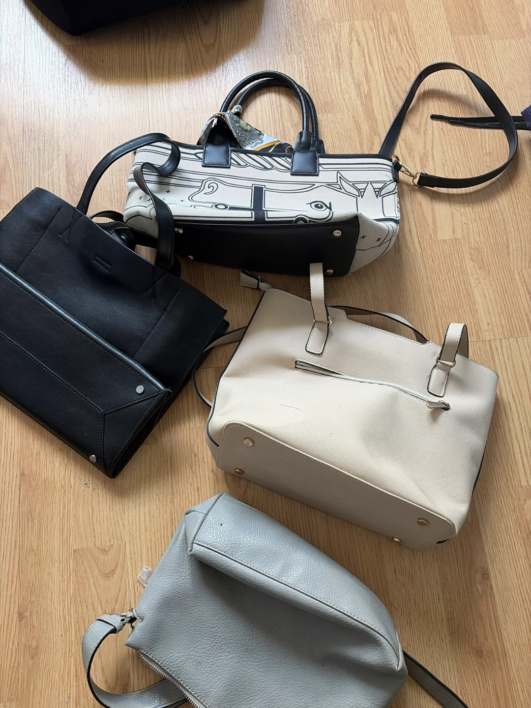 Assorted Designer Handbags - photo 2