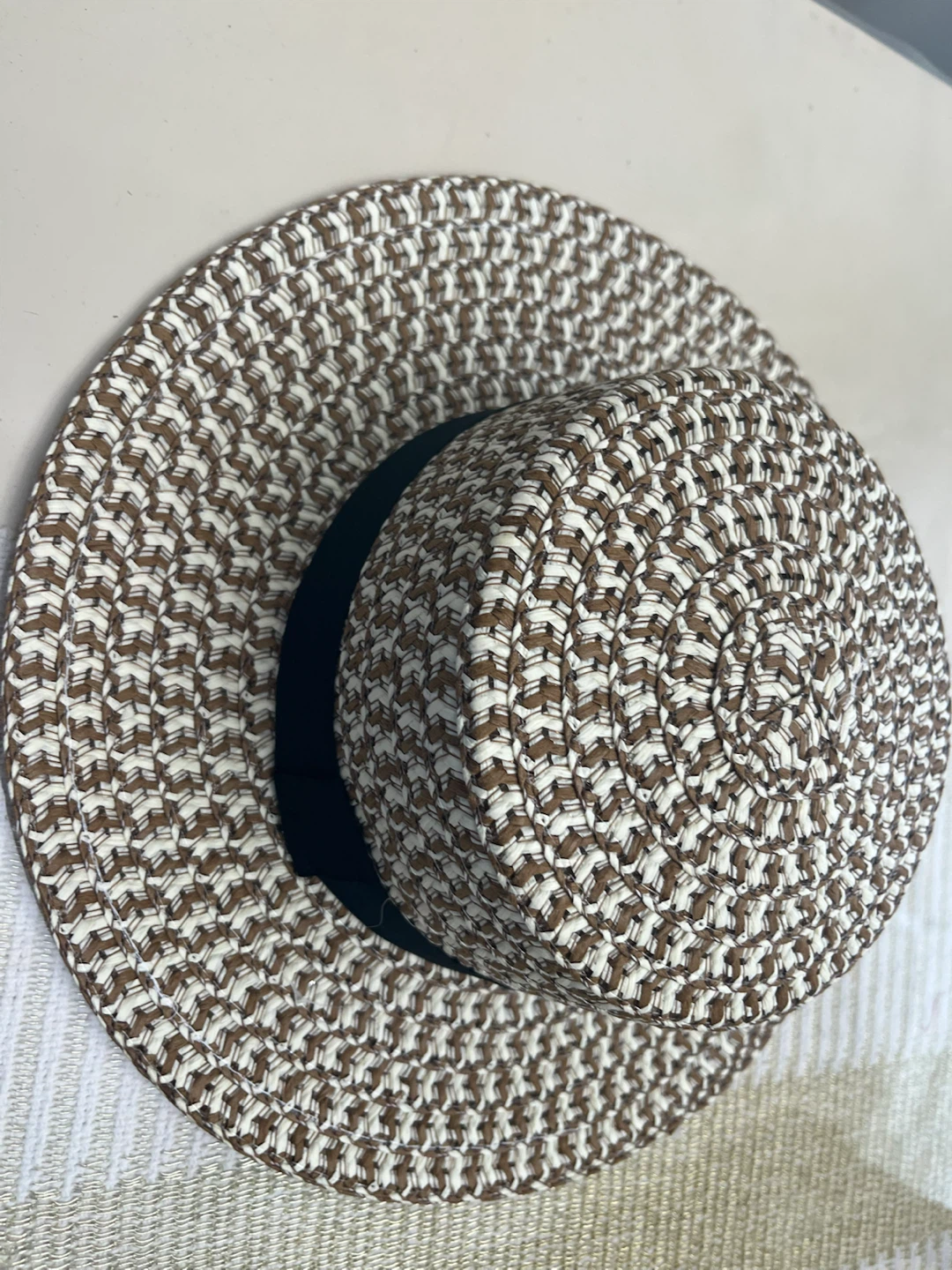 Two-tone woven straw boater hat