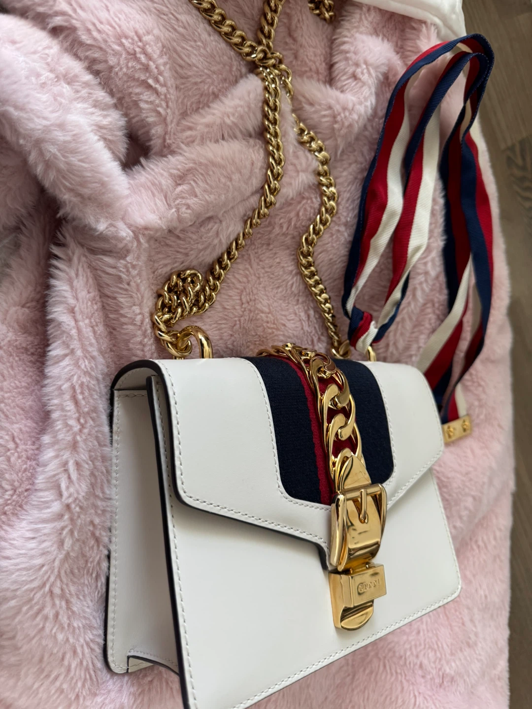 Authentic Gucci Sylvie Small Shoulder Bag - photo 2